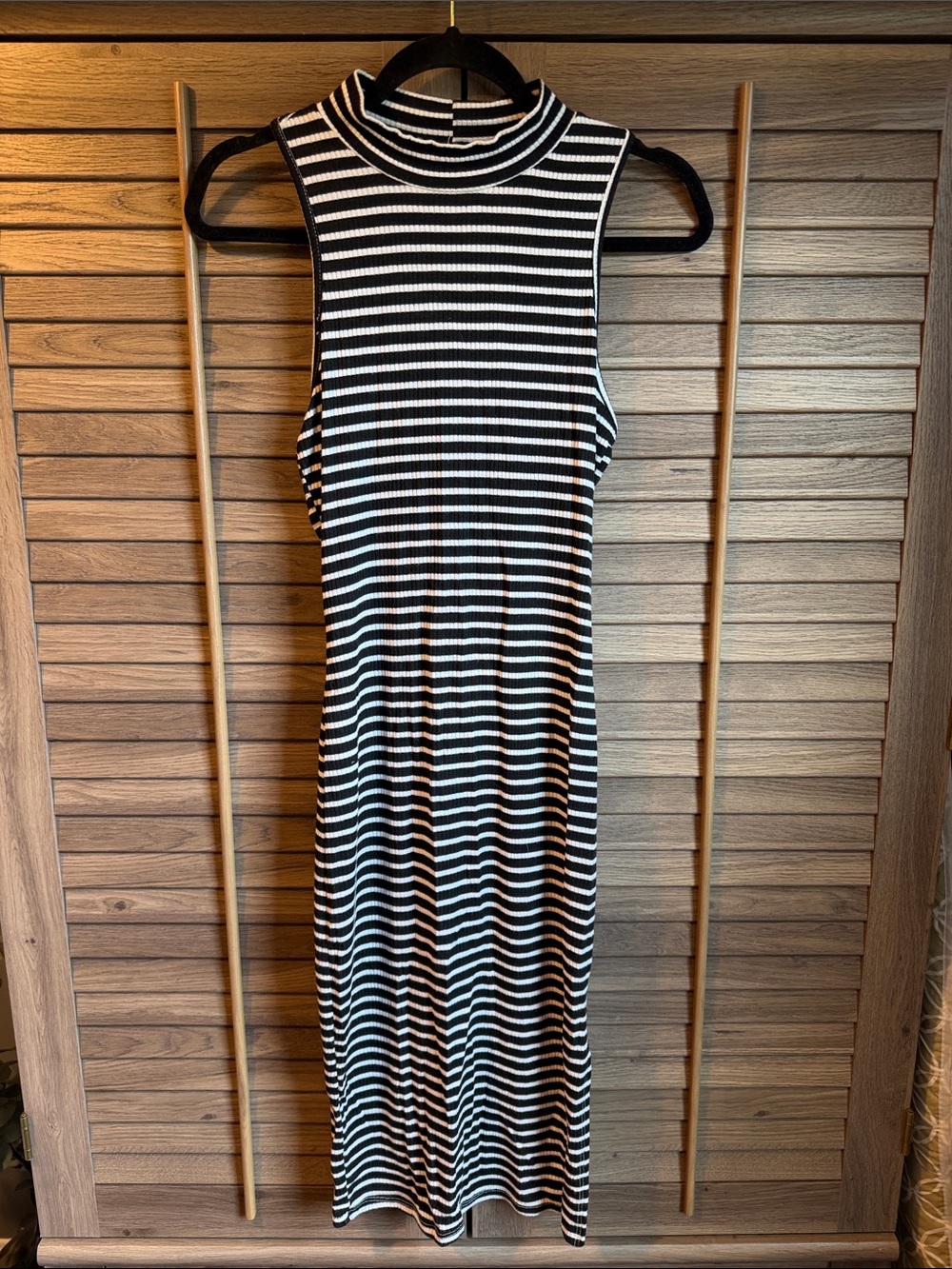 Black and White Striped Sleeveless Midi Dress